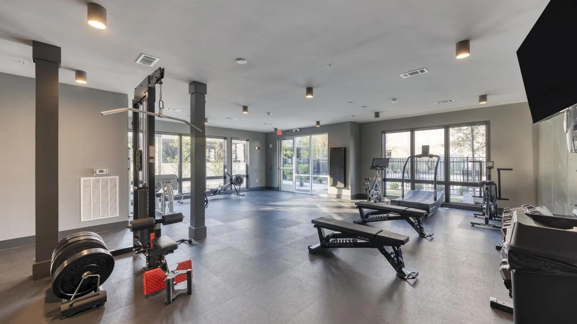 Sleeps 18 3 Modern Midtown Apartments W Gym Pool Walkable To Shops Eats Nashville 0*,  Estados Unidos da América