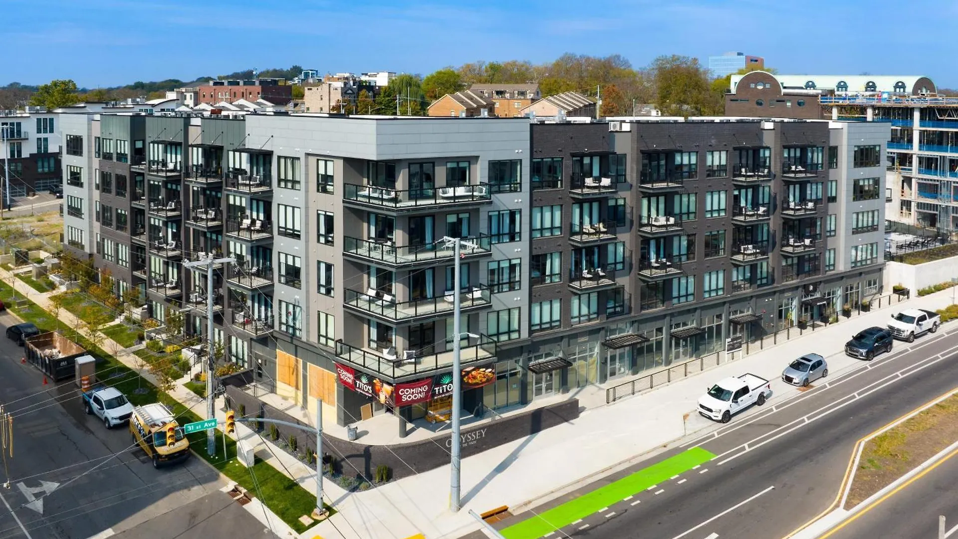 Sleeps 18 3 Modern Midtown Apartments W Gym Pool Walkable To Shops Eats Nashville 0*,  Estados Unidos da América
