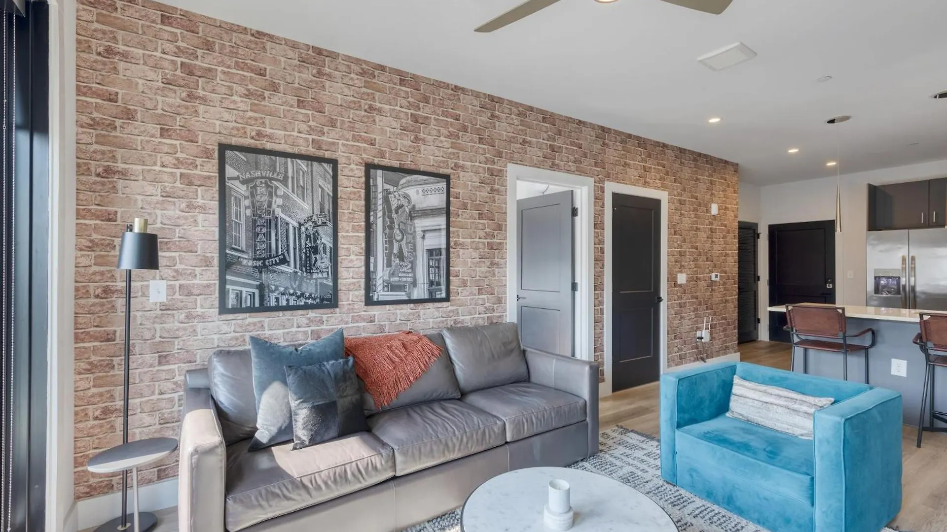 Sleeps 18 3 Modern Midtown Apartments W Gym Pool Walkable To Shops Eats Nashville 0*,
